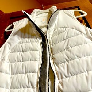 Tangerine XXL vest. Never worn excellent condition.white